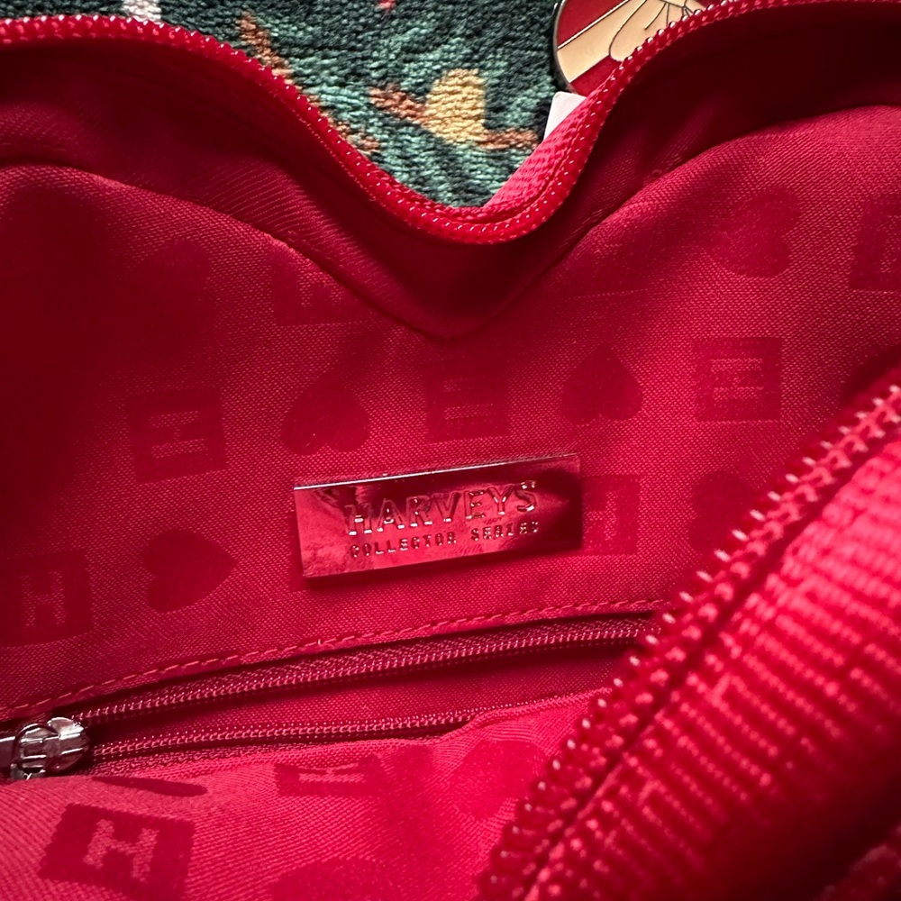Harvey’s Be Mine Sweetheart Convertible Seatbelt Collectors Bag - Picture 5 of 11